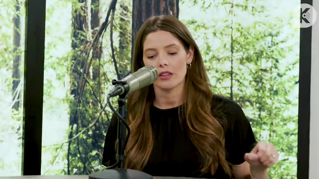 Ashley-Greene-dot-nl_TheTwilightEffect-BreakingDawnPart2-RewatchPart3of3-1230.jpg