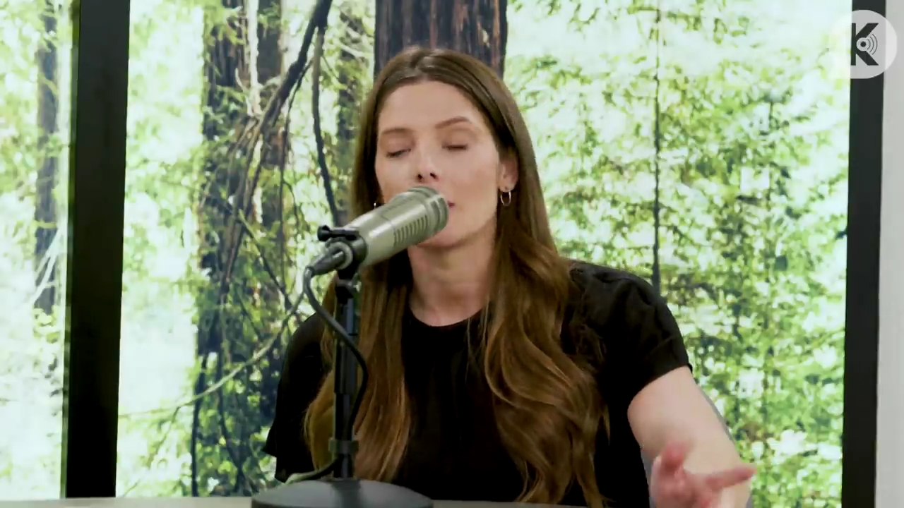 Ashley-Greene-dot-nl_TheTwilightEffect-BreakingDawnPart2-RewatchPart3of3-1232.jpg