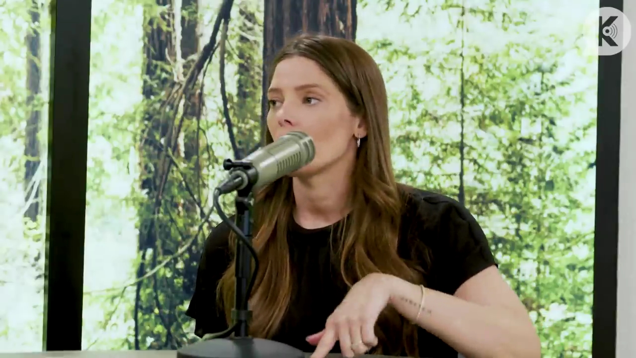 Ashley-Greene-dot-nl_TheTwilightEffect-BreakingDawnPart2-RewatchPart3of3-1233.jpg