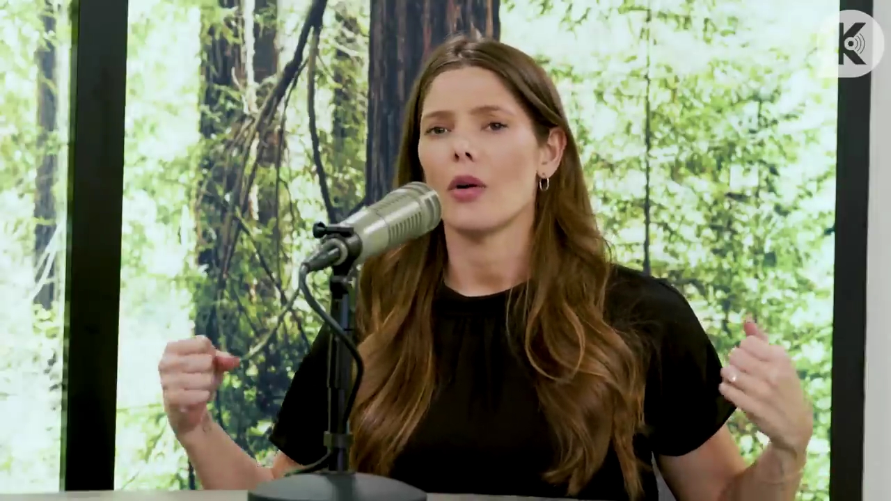 Ashley-Greene-dot-nl_TheTwilightEffect-BreakingDawnPart2-RewatchPart3of3-1247.jpg