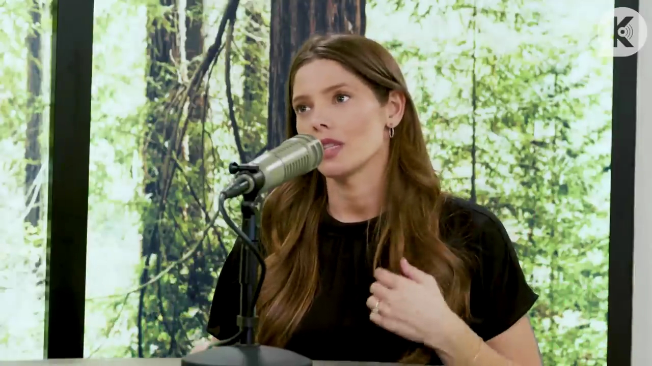 Ashley-Greene-dot-nl_TheTwilightEffect-BreakingDawnPart2-RewatchPart3of3-1249.jpg