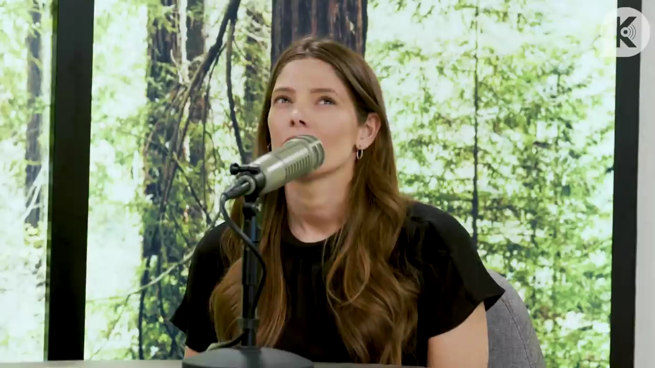 Ashley-Greene-dot-nl_TheTwilightEffect-BreakingDawnPart2-RewatchPart3of3-1261.jpg