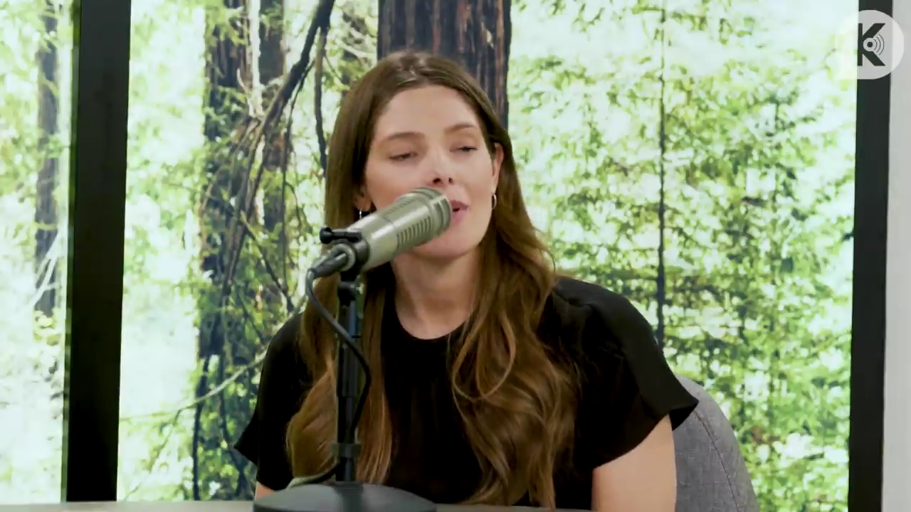 Ashley-Greene-dot-nl_TheTwilightEffect-BreakingDawnPart2-RewatchPart3of3-1262.jpg
