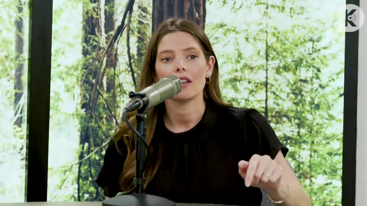 Ashley-Greene-dot-nl_TheTwilightEffect-BreakingDawnPart2-RewatchPart3of3-1303.jpg