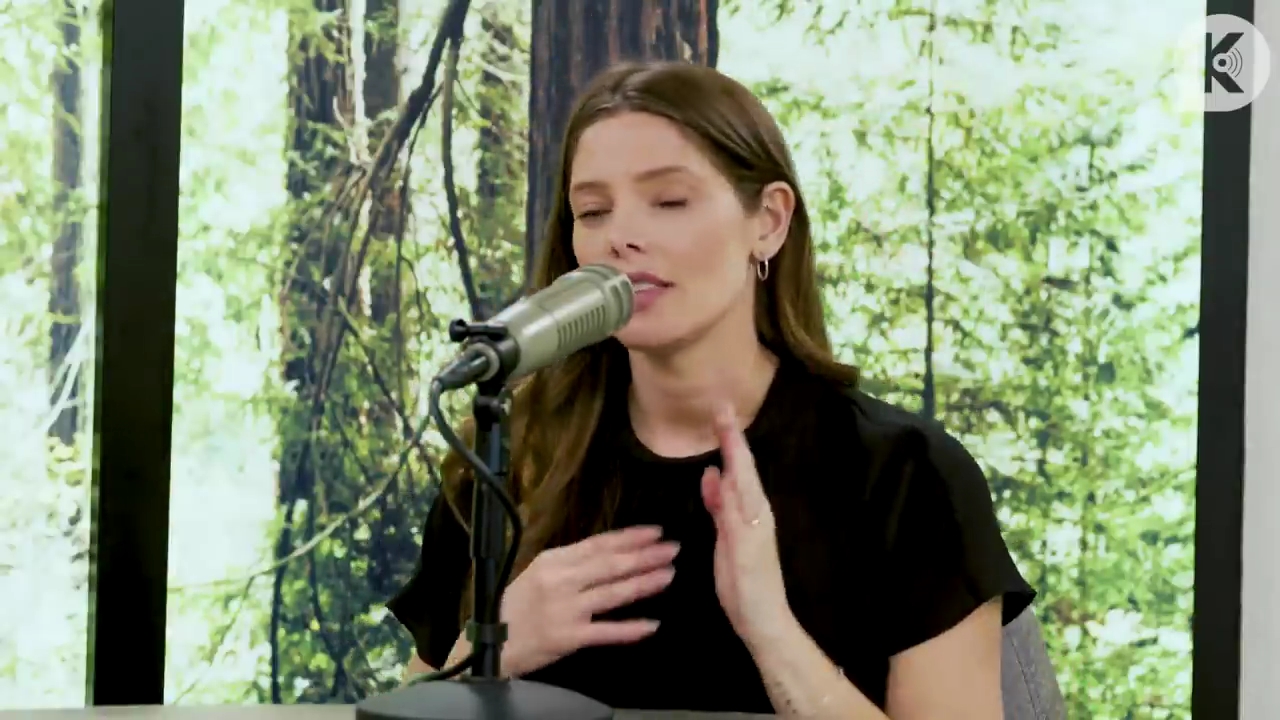 Ashley-Greene-dot-nl_TheTwilightEffect-BreakingDawnPart2-RewatchPart3of3-1305.jpg
