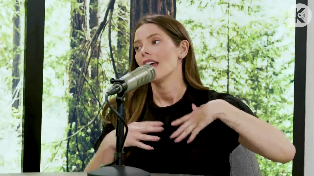 Ashley-Greene-dot-nl_TheTwilightEffect-BreakingDawnPart2-RewatchPart3of3-1312.jpg