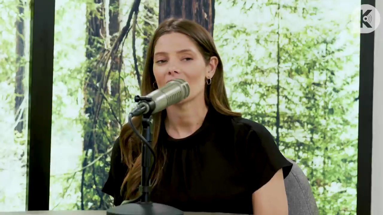 Ashley-Greene-dot-nl_TheTwilightEffect-BreakingDawnPart2-RewatchPart3of3-1322.jpg