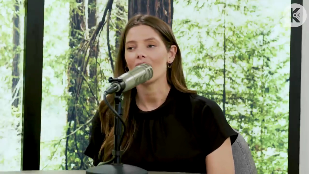Ashley-Greene-dot-nl_TheTwilightEffect-BreakingDawnPart2-RewatchPart3of3-1323.jpg