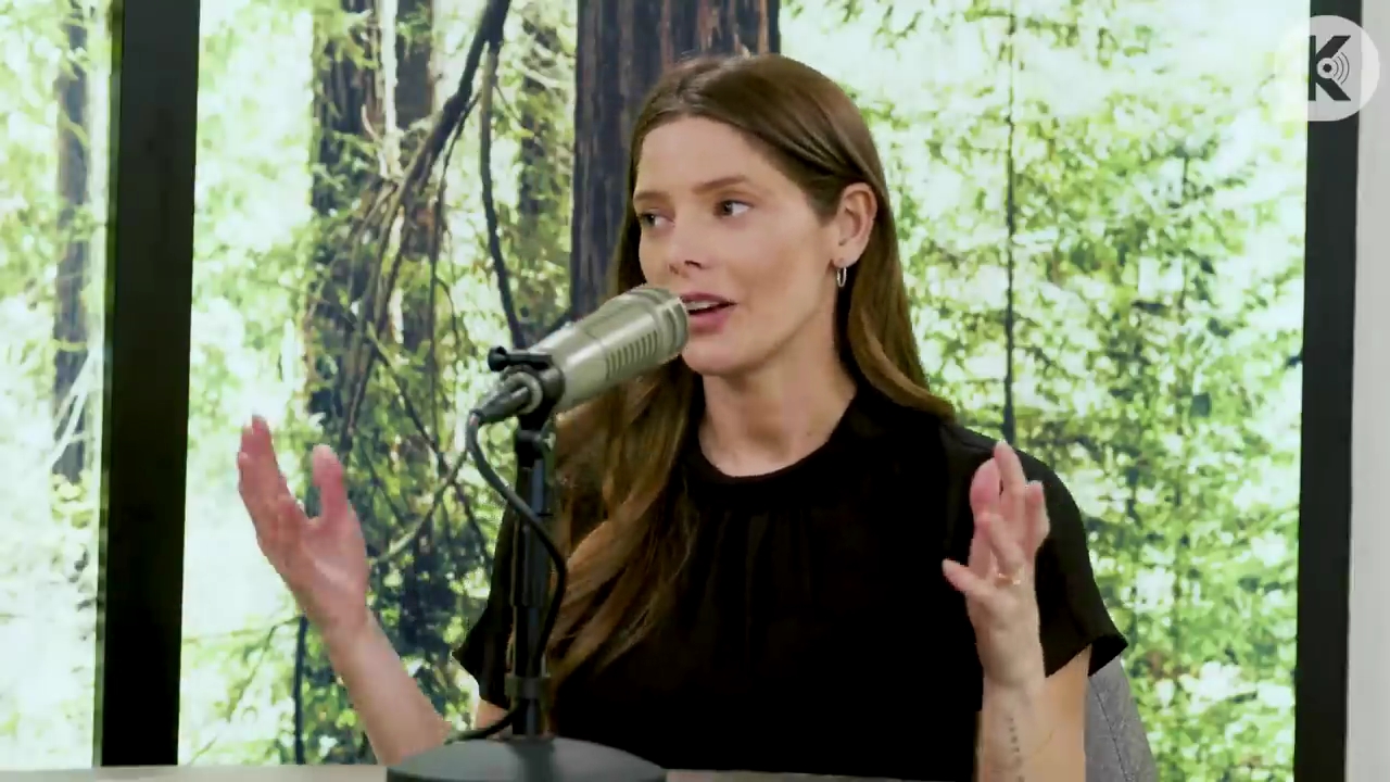 Ashley-Greene-dot-nl_TheTwilightEffect-BreakingDawnPart2-RewatchPart3of3-1324.jpg