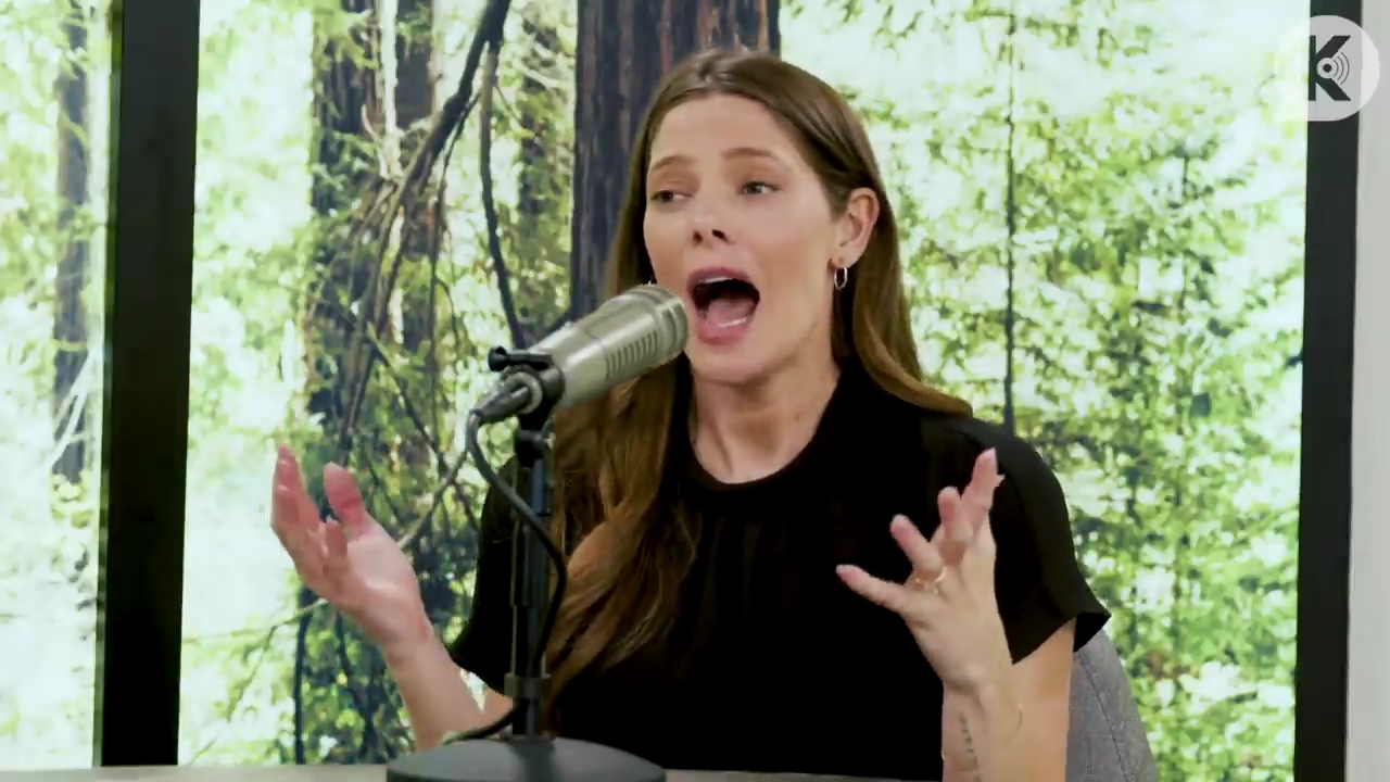 Ashley-Greene-dot-nl_TheTwilightEffect-BreakingDawnPart2-RewatchPart3of3-1325.jpg