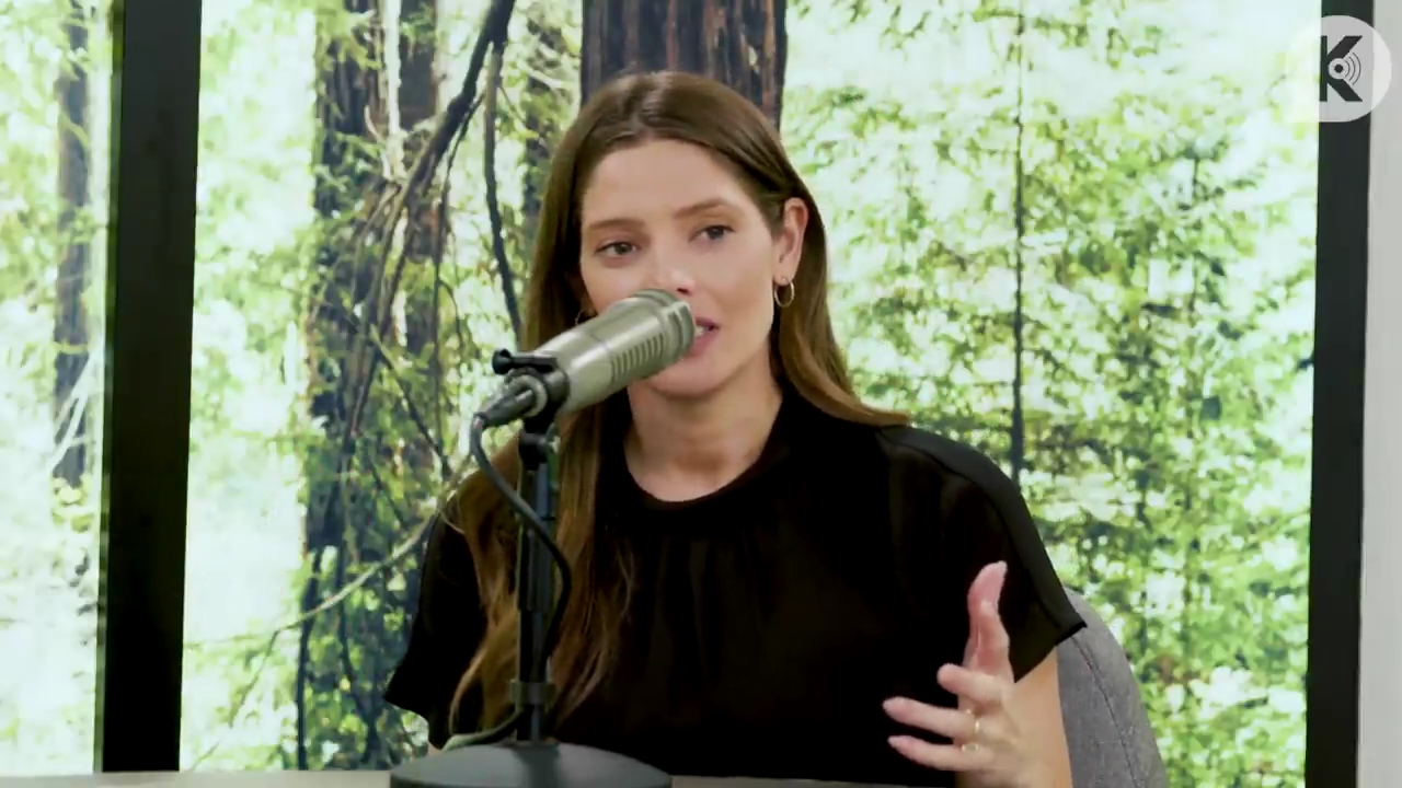 Ashley-Greene-dot-nl_TheTwilightEffect-BreakingDawnPart2-RewatchPart3of3-1328.jpg