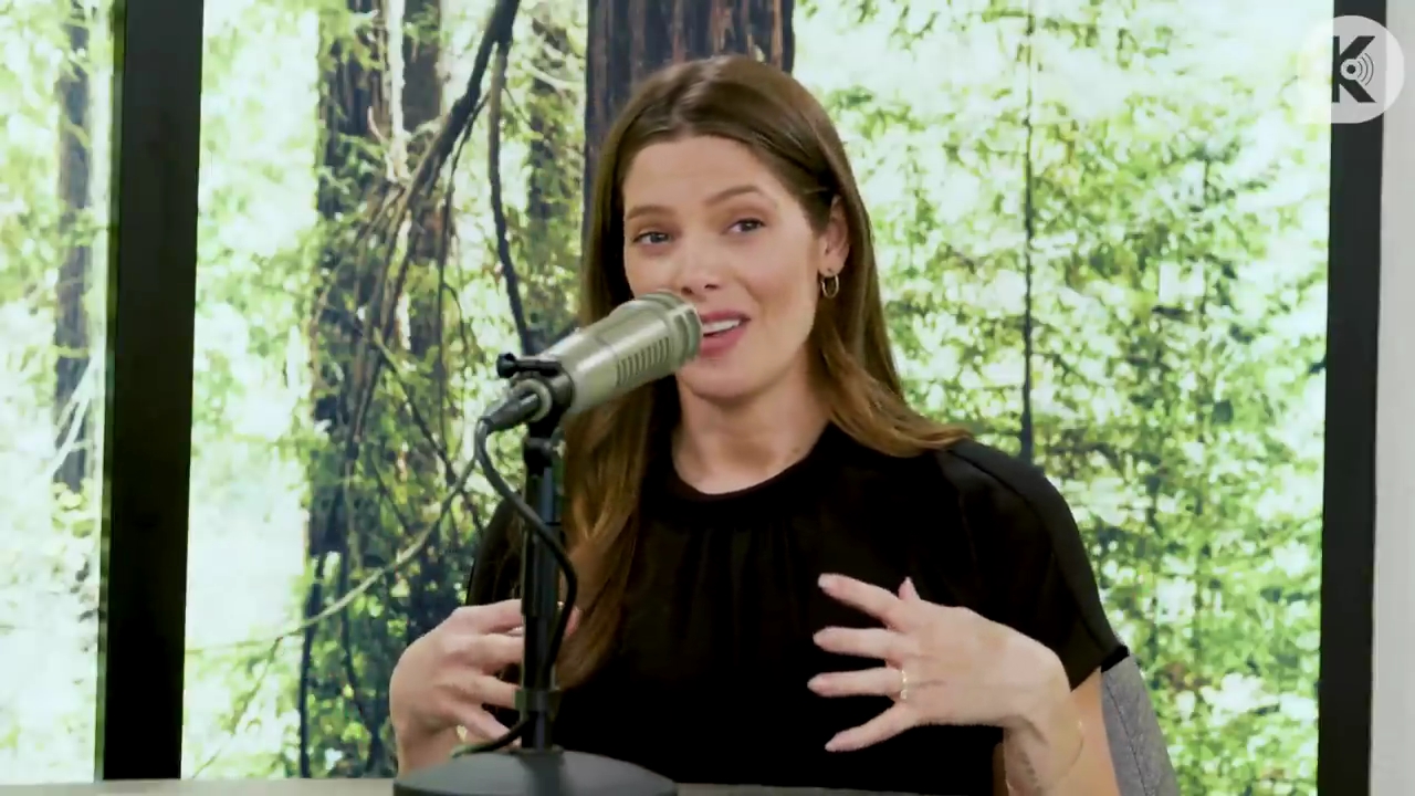 Ashley-Greene-dot-nl_TheTwilightEffect-BreakingDawnPart2-RewatchPart3of3-1367.jpg