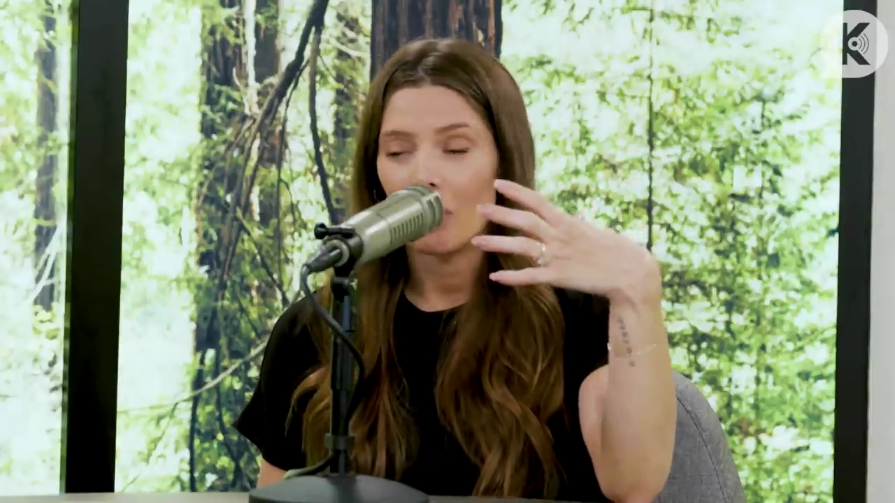 Ashley-Greene-dot-nl_TheTwilightEffect-BreakingDawnPart2-RewatchPart3of3-1430.jpg Ashley-Greene-dot-nl_TheTwilightEffect-BreakingDawnPart2-RewatchPart3of3-1430.jpg