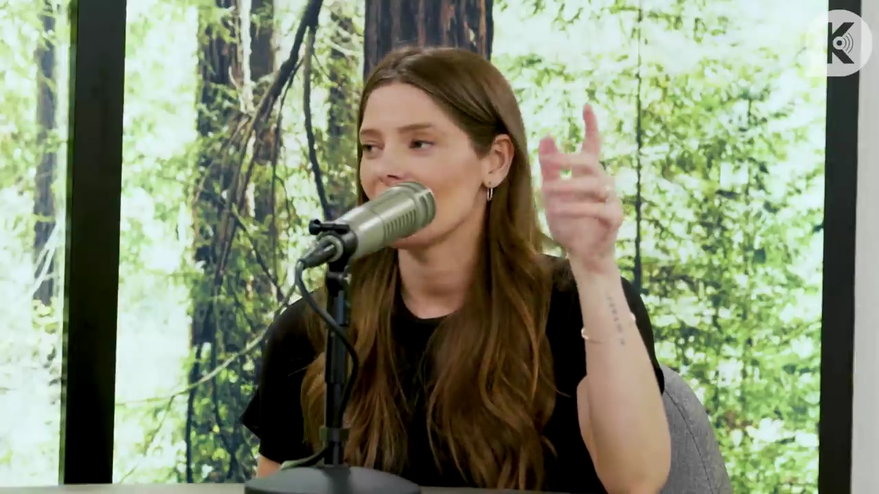 Ashley-Greene-dot-nl_TheTwilightEffect-BreakingDawnPart2-RewatchPart3of3-1488.jpg