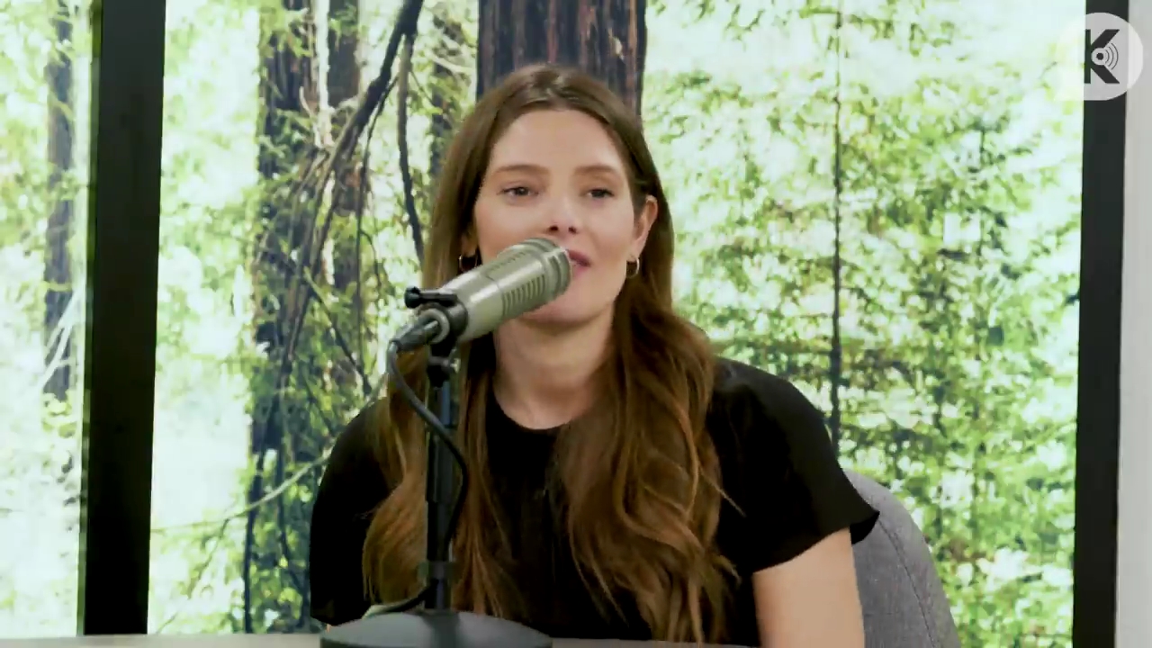 Ashley-Greene-dot-nl_TheTwilightEffect-BreakingDawnPart2-RewatchPart3of3-1493.jpg