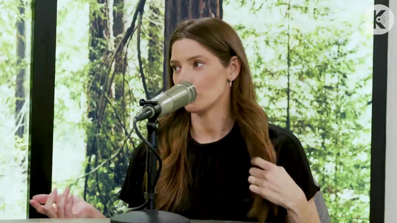 Ashley-Greene-dot-nl_TheTwilightEffect-BreakingDawnPart2-RewatchPart3of3-1507.jpg