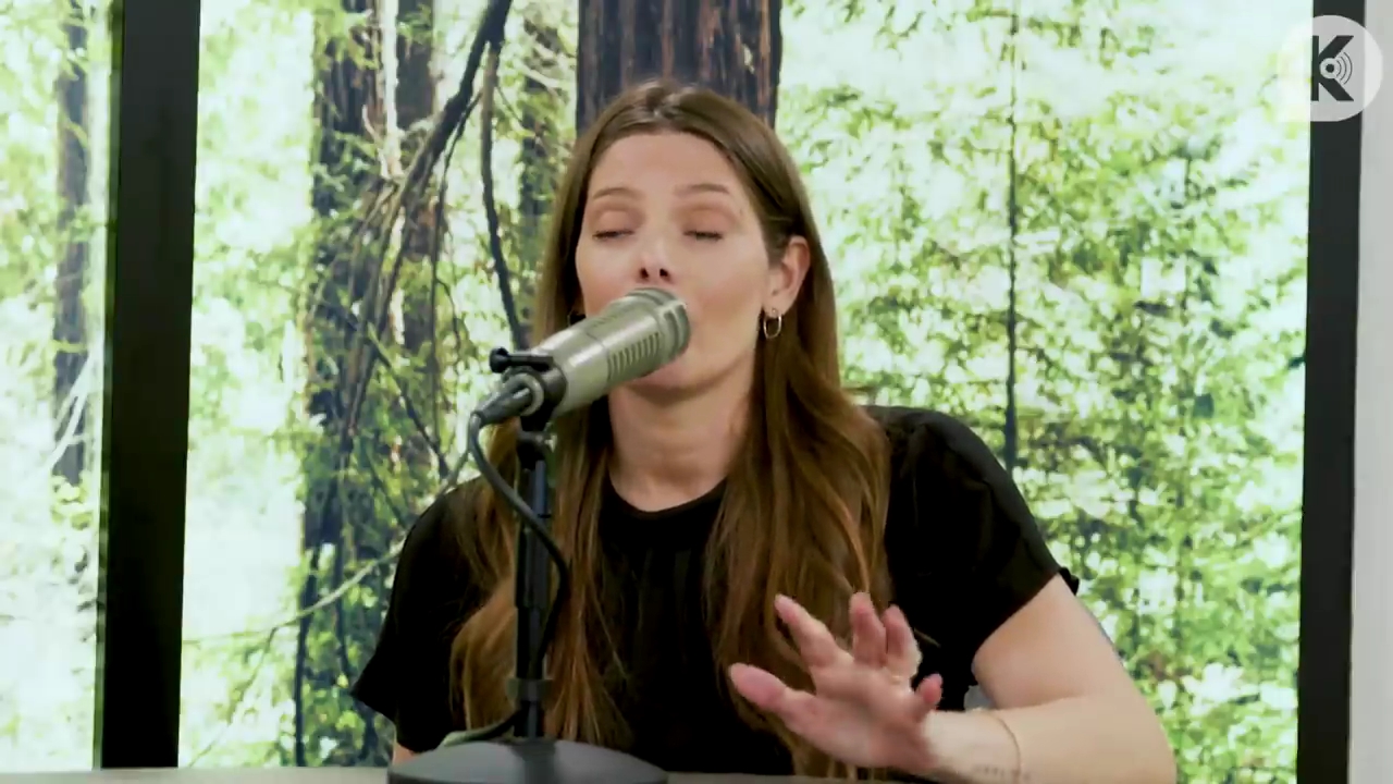 Ashley-Greene-dot-nl_TheTwilightEffect-BreakingDawnPart2-RewatchPart3of3-1513.jpg Ashley-Greene-dot-nl_TheTwilightEffect-BreakingDawnPart2-RewatchPart3of3-1513.jpg