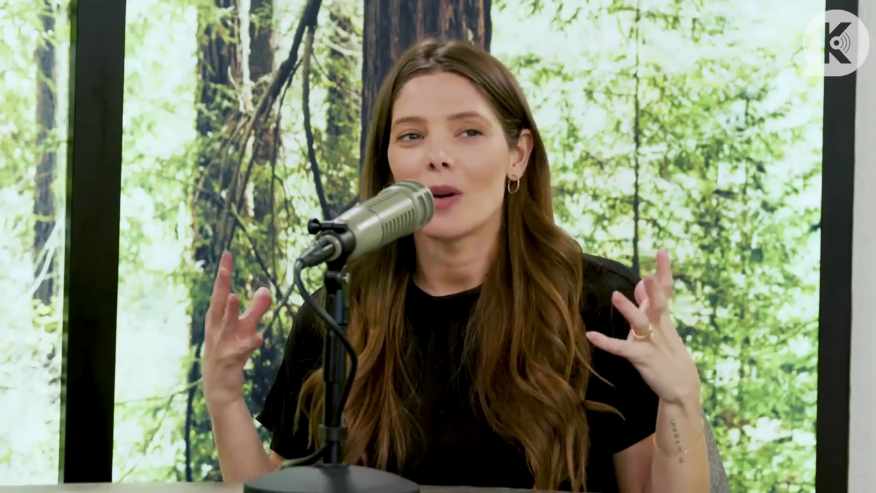Ashley-Greene-dot-nl_TheTwilightEffect-BreakingDawnPart2-RewatchPart3of3-1523.jpg