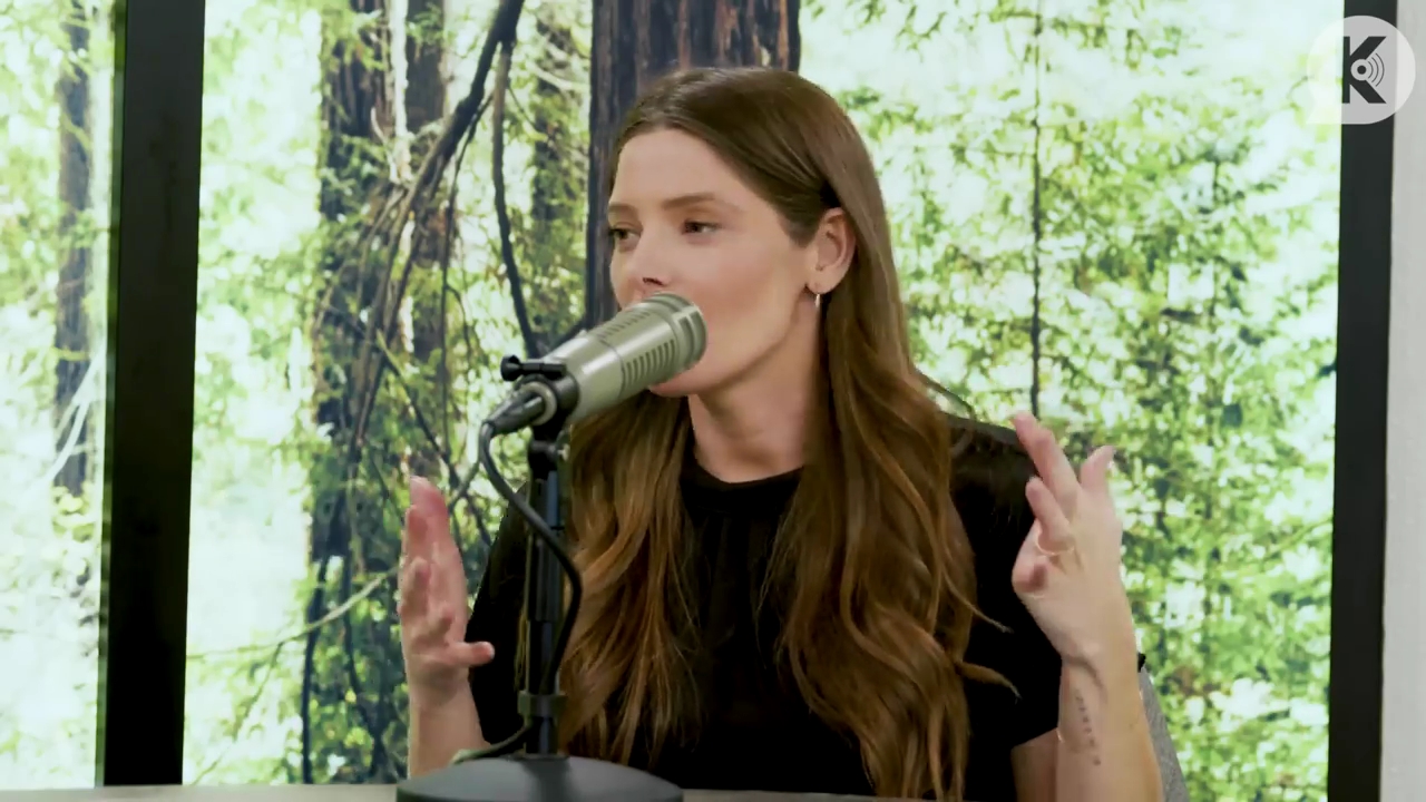 Ashley-Greene-dot-nl_TheTwilightEffect-BreakingDawnPart2-RewatchPart3of3-1524.jpg Ashley-Greene-dot-nl_TheTwilightEffect-BreakingDawnPart2-RewatchPart3of3-1524.jpg