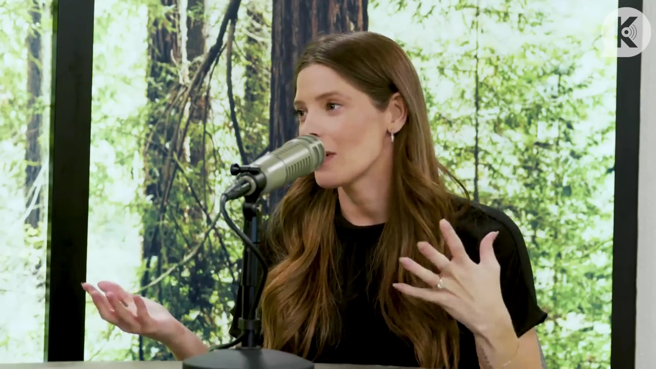 Ashley-Greene-dot-nl_TheTwilightEffect-BreakingDawnPart2-RewatchPart3of3-1525.jpg Ashley-Greene-dot-nl_TheTwilightEffect-BreakingDawnPart2-RewatchPart3of3-1525.jpg