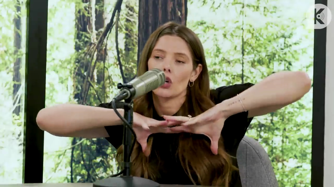 Ashley-Greene-dot-nl_TheTwilightEffect-BreakingDawnPart2-RewatchPart3of3-1531.jpg Ashley-Greene-dot-nl_TheTwilightEffect-BreakingDawnPart2-RewatchPart3of3-1531.jpg