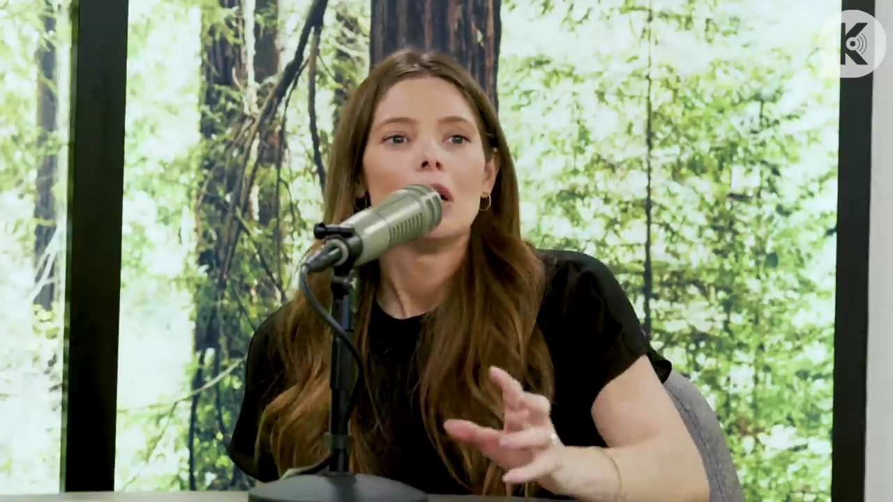 Ashley-Greene-dot-nl_TheTwilightEffect-BreakingDawnPart2-RewatchPart3of3-1542.jpg