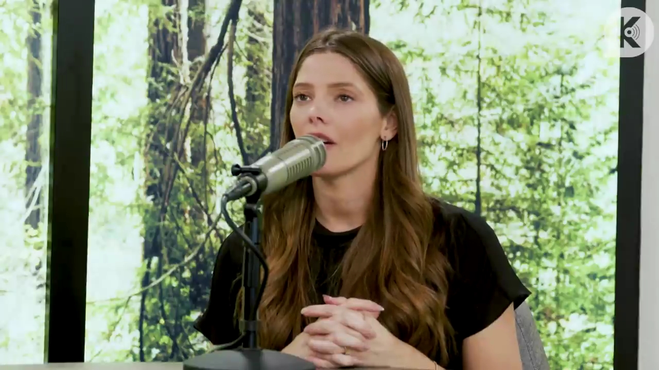 Ashley-Greene-dot-nl_TheTwilightEffect-BreakingDawnPart2-RewatchPart3of3-1605.jpg
