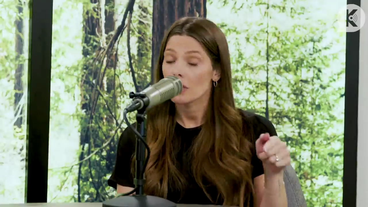 Ashley-Greene-dot-nl_TheTwilightEffect-BreakingDawnPart2-RewatchPart3of3-1639.jpg Ashley-Greene-dot-nl_TheTwilightEffect-BreakingDawnPart2-RewatchPart3of3-1639.jpg