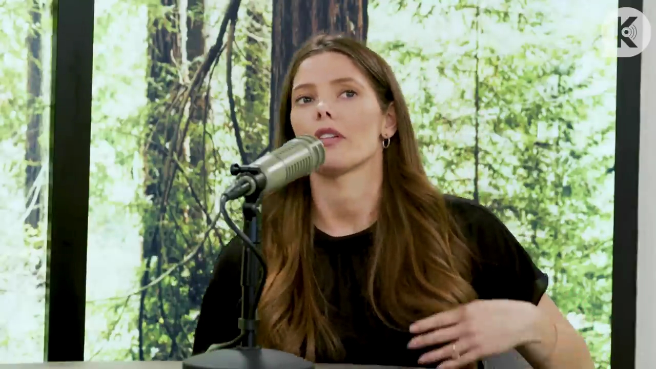 Ashley-Greene-dot-nl_TheTwilightEffect-BreakingDawnPart2-RewatchPart3of3-1653.jpg