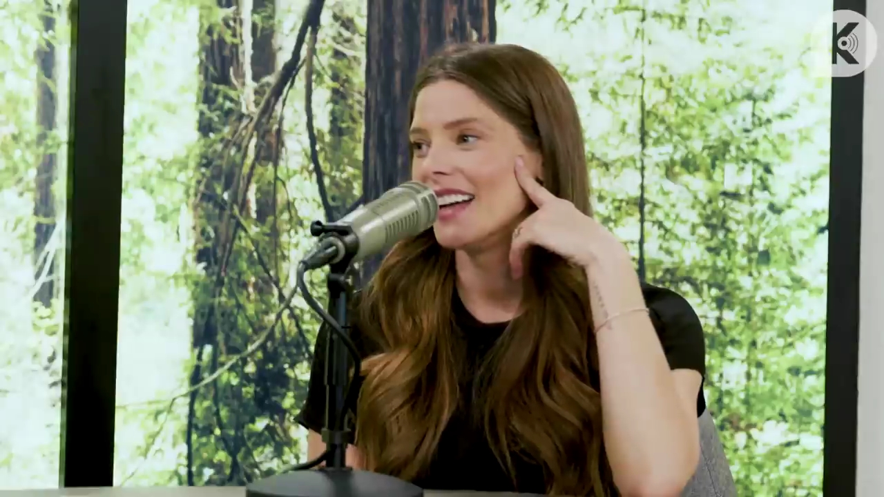 Ashley-Greene-dot-nl_TheTwilightEffect-BreakingDawnPart2-RewatchPart3of3-1686.jpg