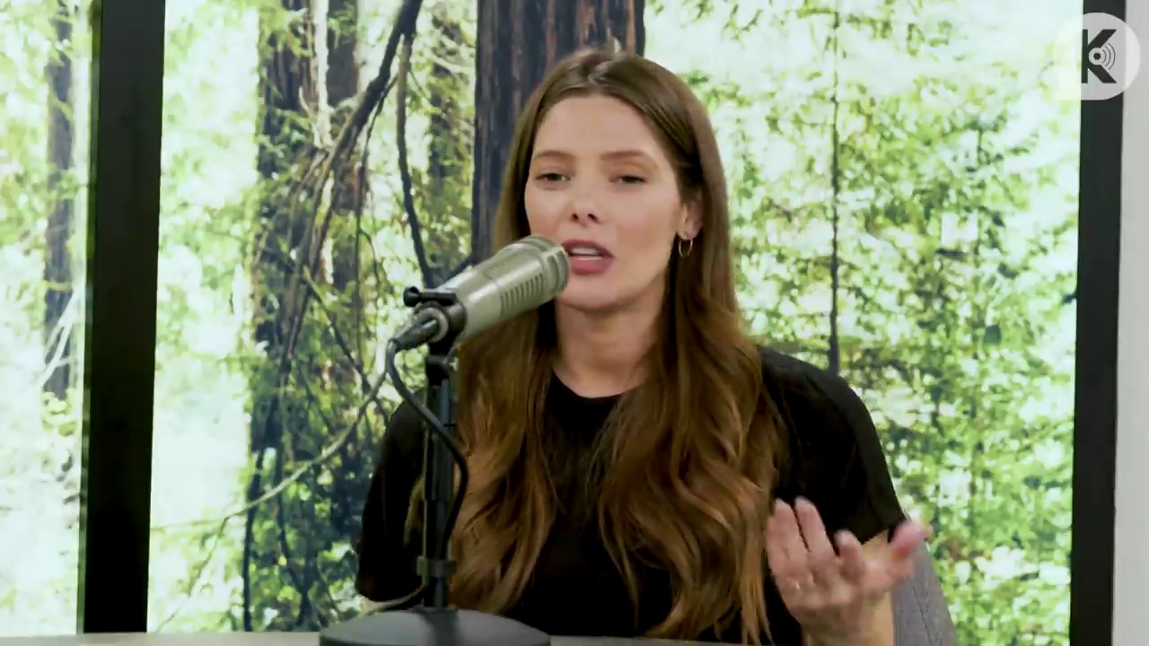 Ashley-Greene-dot-nl_TheTwilightEffect-BreakingDawnPart2-RewatchPart3of3-1688.jpg