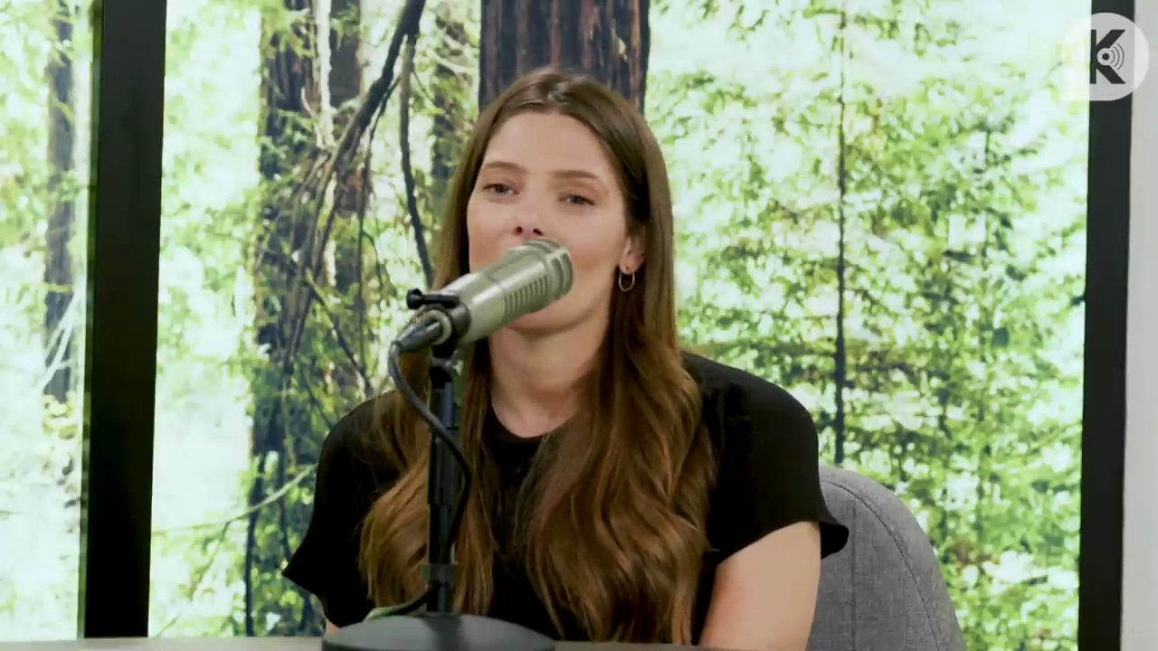 Ashley-Greene-dot-nl_TheTwilightEffect-BreakingDawnPart2-RewatchPart3of3-1696.jpg