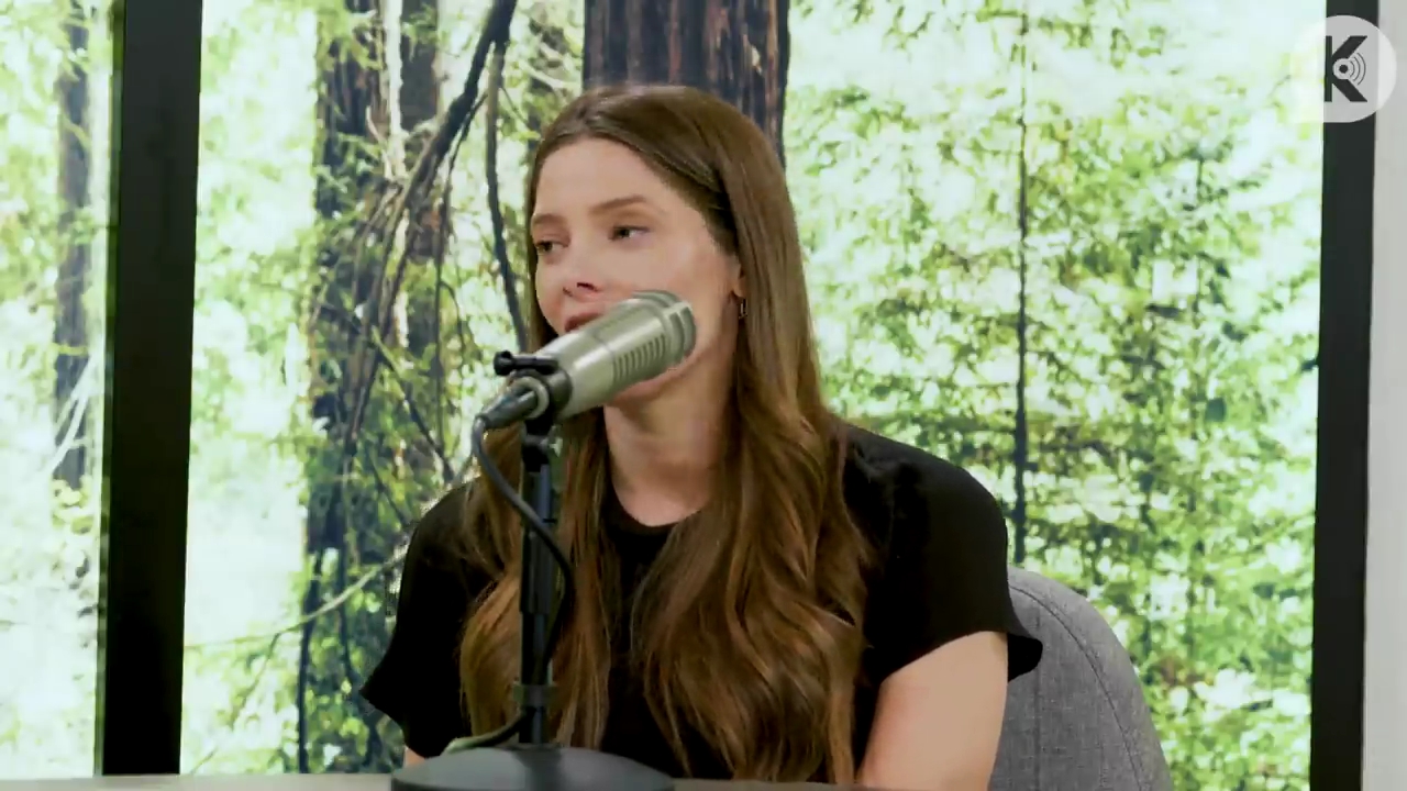 Ashley-Greene-dot-nl_TheTwilightEffect-BreakingDawnPart2-RewatchPart3of3-1699.jpg
