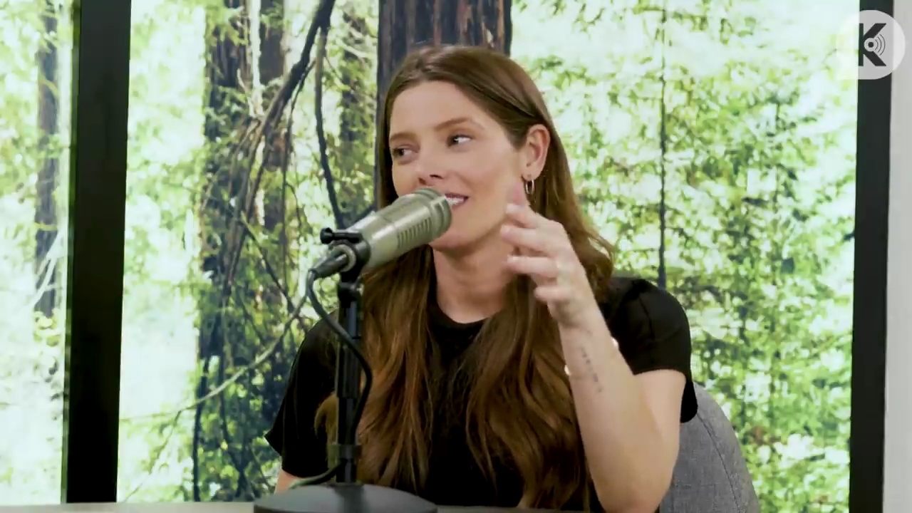 Ashley-Greene-dot-nl_TheTwilightEffect-BreakingDawnPart2-RewatchPart3of3-1726.jpg