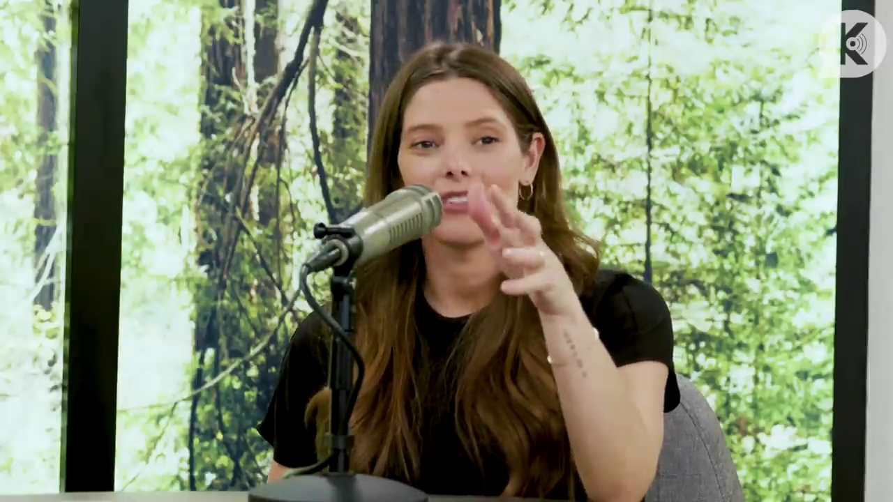 Ashley-Greene-dot-nl_TheTwilightEffect-BreakingDawnPart2-RewatchPart3of3-1727.jpg Ashley-Greene-dot-nl_TheTwilightEffect-BreakingDawnPart2-RewatchPart3of3-1727.jpg