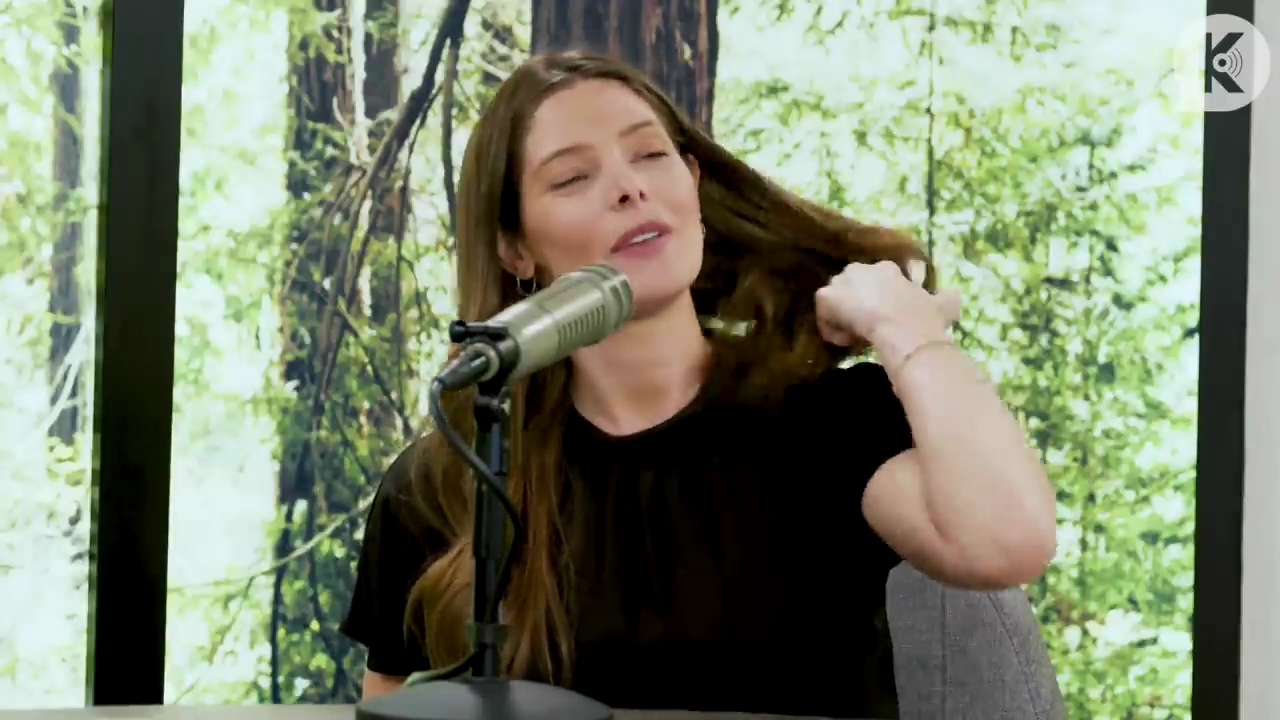 Ashley-Greene-dot-nl_TheTwilightEffect-BreakingDawnPart2-RewatchPart3of3-1731.jpg