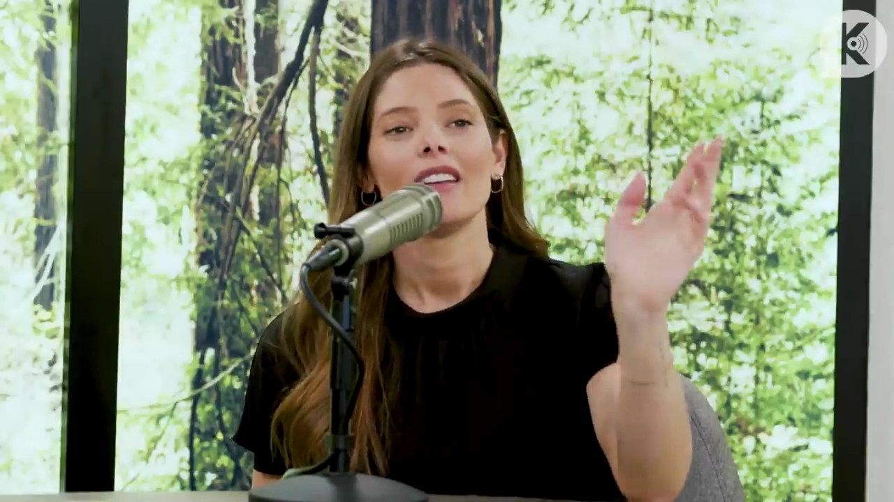 Ashley-Greene-dot-nl_TheTwilightEffect-BreakingDawnPart2-RewatchPart3of3-1732.jpg