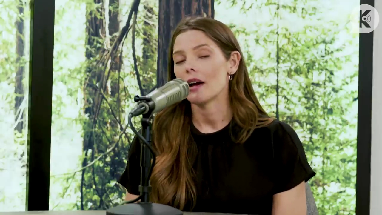 Ashley-Greene-dot-nl_TheTwilightEffect-BreakingDawnPart2-RewatchPart3of3-1813.jpg Ashley-Greene-dot-nl_TheTwilightEffect-BreakingDawnPart2-RewatchPart3of3-1813.jpg