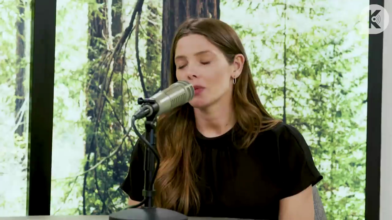 Ashley-Greene-dot-nl_TheTwilightEffect-BreakingDawnPart2-RewatchPart3of3-1814.jpg Ashley-Greene-dot-nl_TheTwilightEffect-BreakingDawnPart2-RewatchPart3of3-1814.jpg