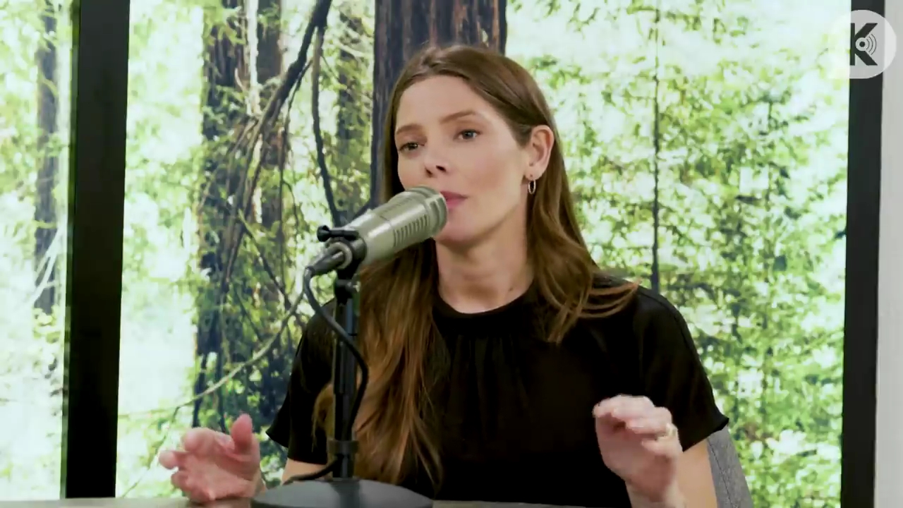 Ashley-Greene-dot-nl_TheTwilightEffect-BreakingDawnPart2-RewatchPart3of3-1829.jpg