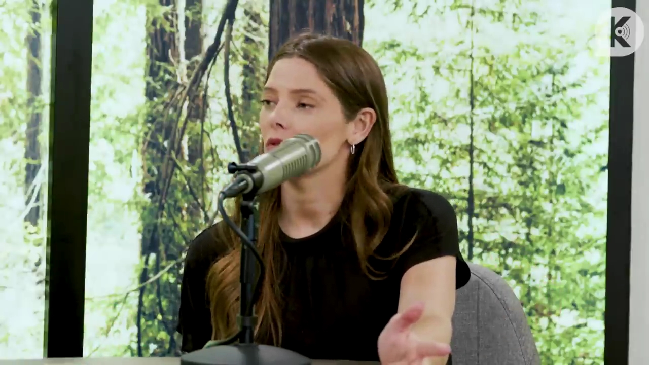 Ashley-Greene-dot-nl_TheTwilightEffect-BreakingDawnPart2-RewatchPart3of3-1839.jpg