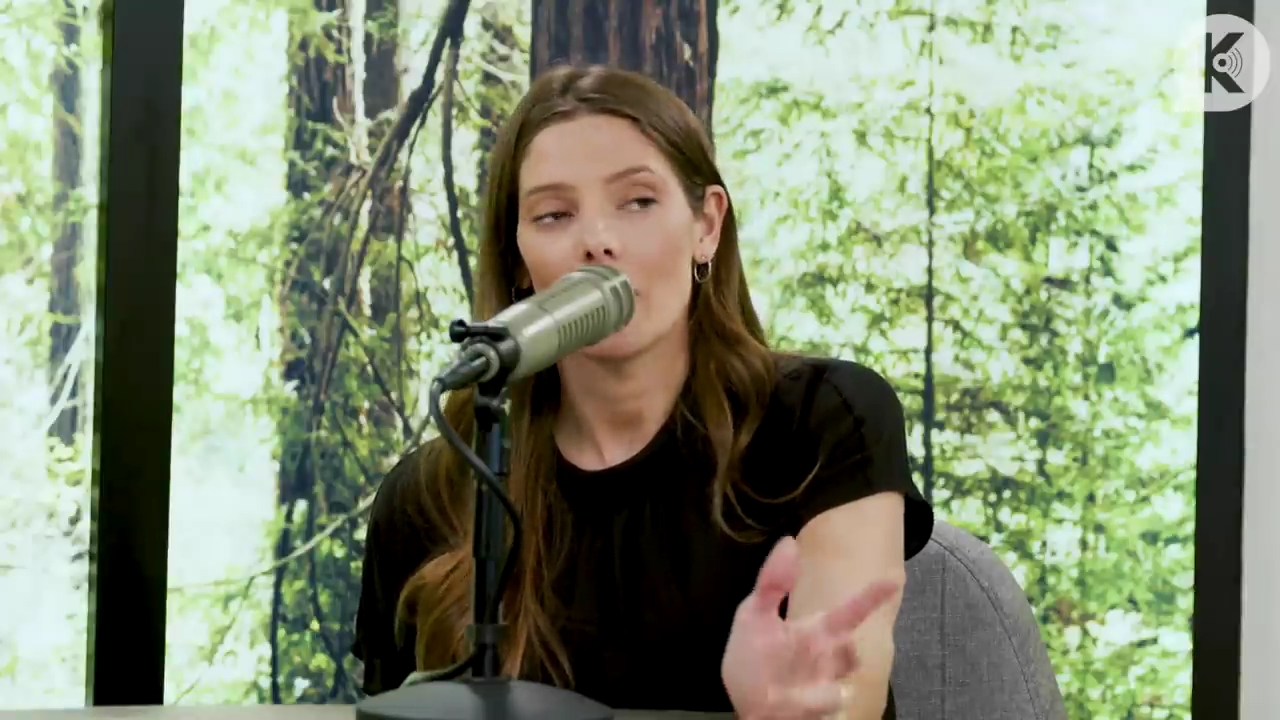 Ashley-Greene-dot-nl_TheTwilightEffect-BreakingDawnPart2-RewatchPart3of3-1842.jpg