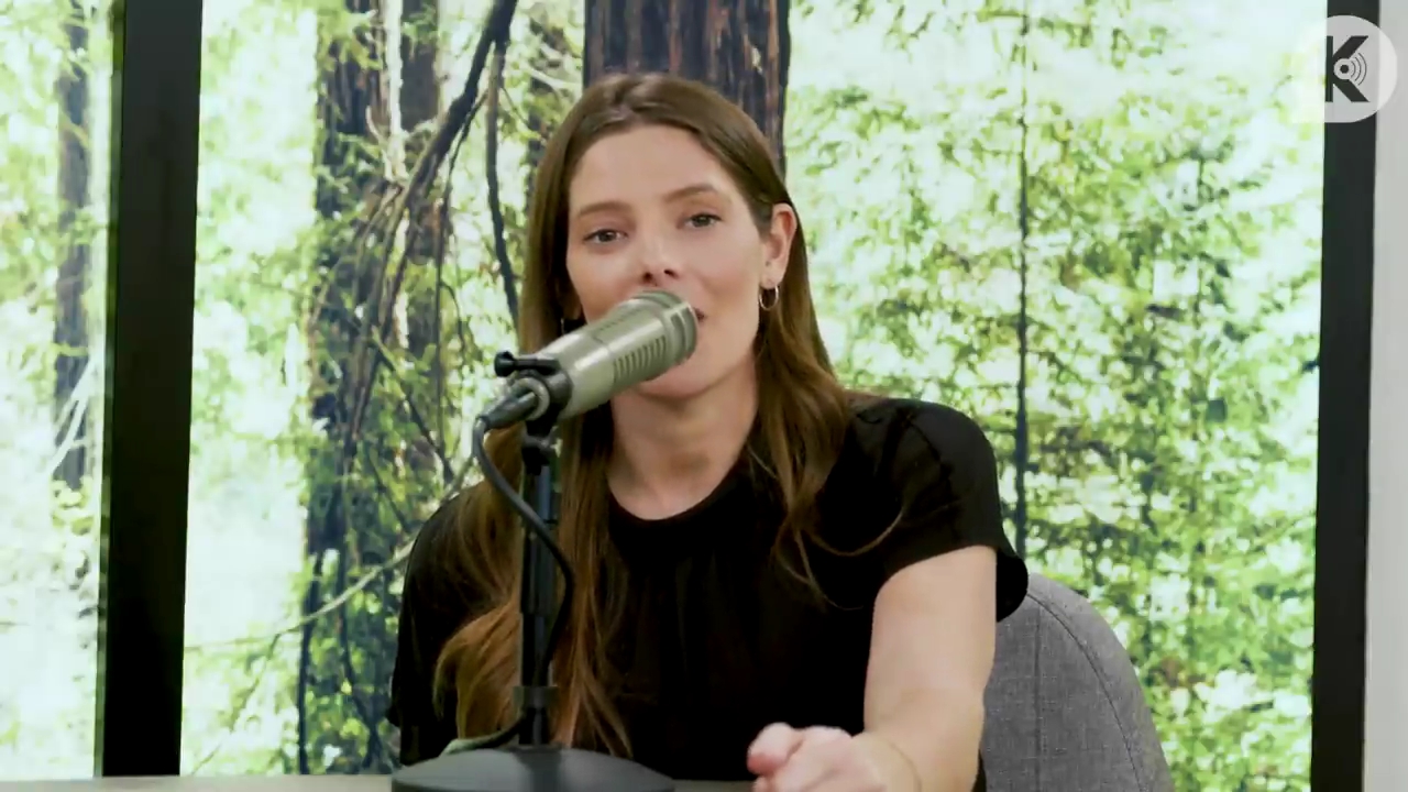 Ashley-Greene-dot-nl_TheTwilightEffect-BreakingDawnPart2-RewatchPart3of3-1843.jpg Ashley-Greene-dot-nl_TheTwilightEffect-BreakingDawnPart2-RewatchPart3of3-1843.jpg