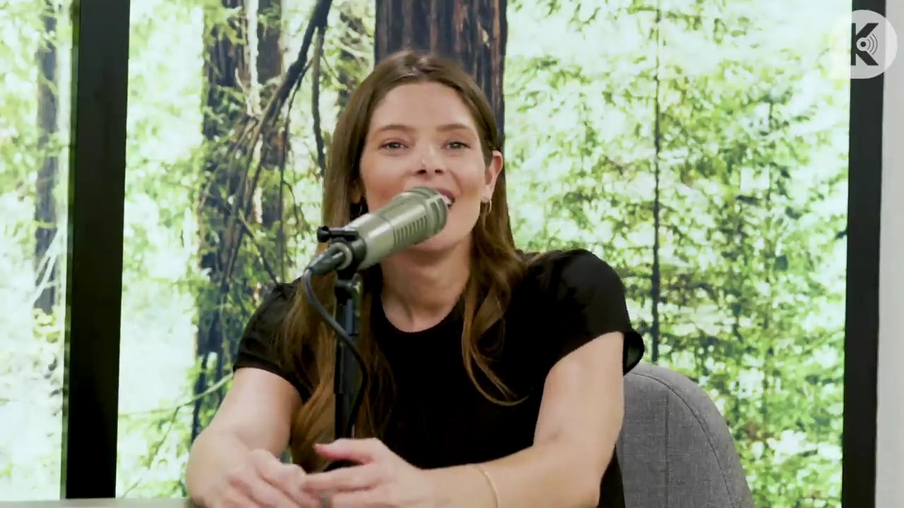 Ashley-Greene-dot-nl_TheTwilightEffect-BreakingDawnPart2-RewatchPart3of3-1893.jpg Ashley-Greene-dot-nl_TheTwilightEffect-BreakingDawnPart2-RewatchPart3of3-1893.jpg