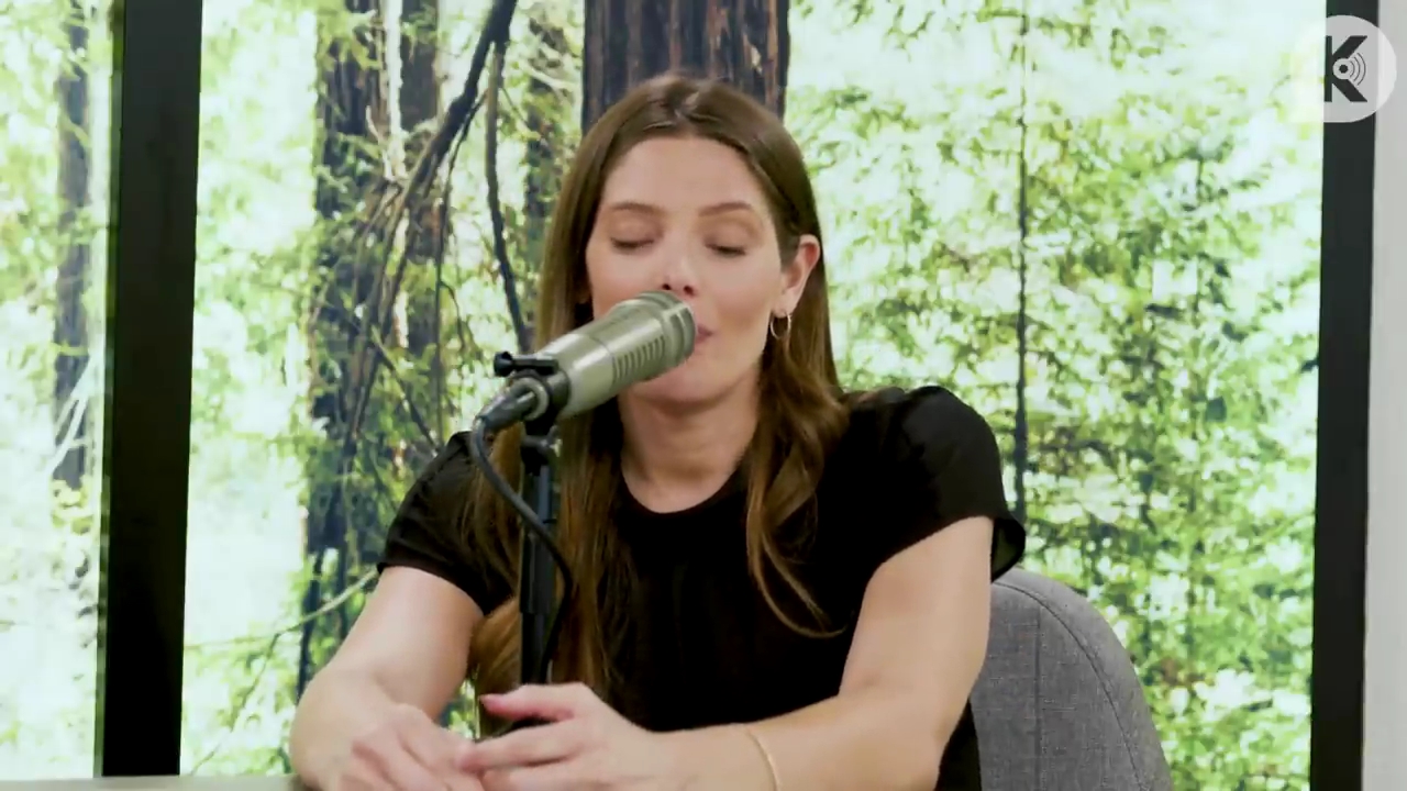 Ashley-Greene-dot-nl_TheTwilightEffect-BreakingDawnPart2-RewatchPart3of3-1895.jpg Ashley-Greene-dot-nl_TheTwilightEffect-BreakingDawnPart2-RewatchPart3of3-1895.jpg