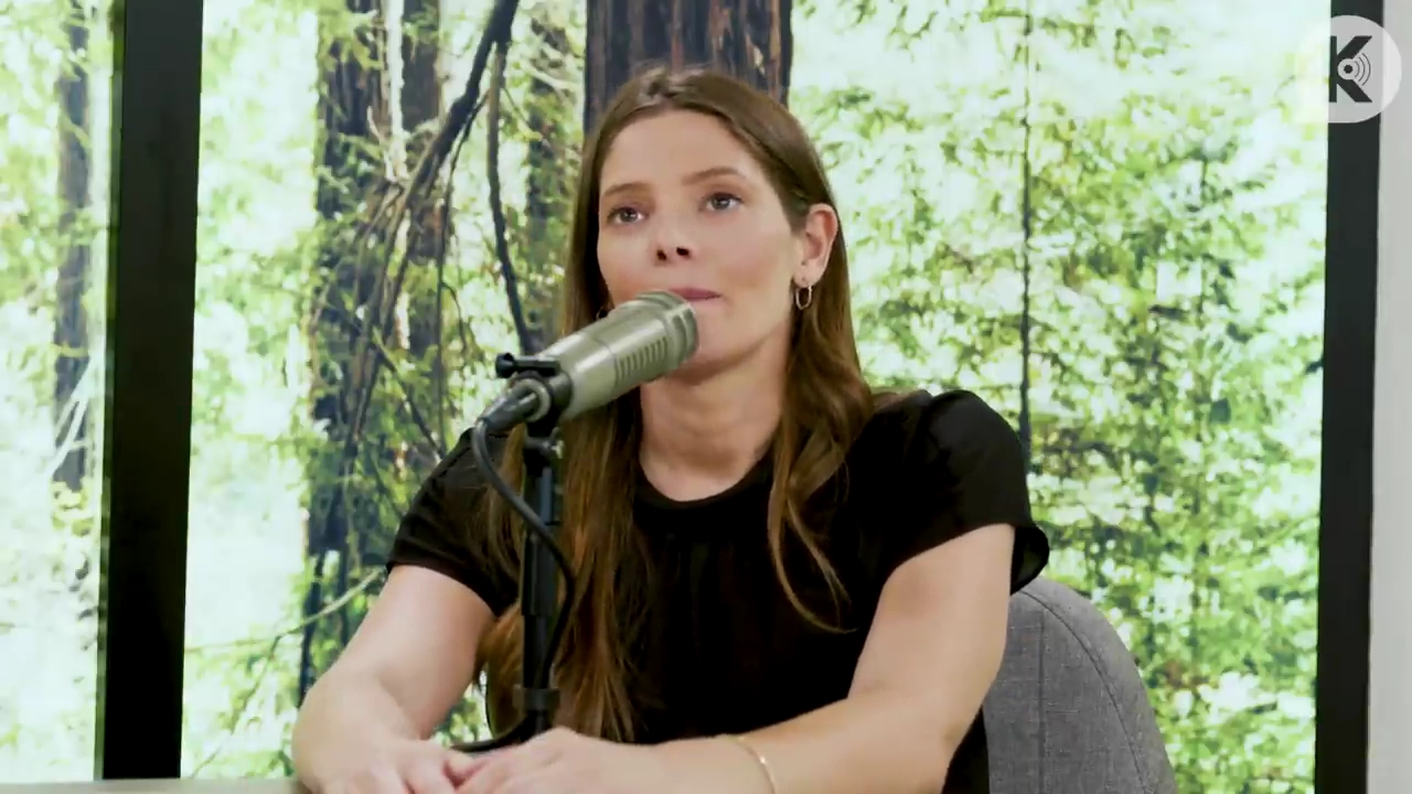 Ashley-Greene-dot-nl_TheTwilightEffect-BreakingDawnPart2-RewatchPart3of3-1898.jpg Ashley-Greene-dot-nl_TheTwilightEffect-BreakingDawnPart2-RewatchPart3of3-1898.jpg