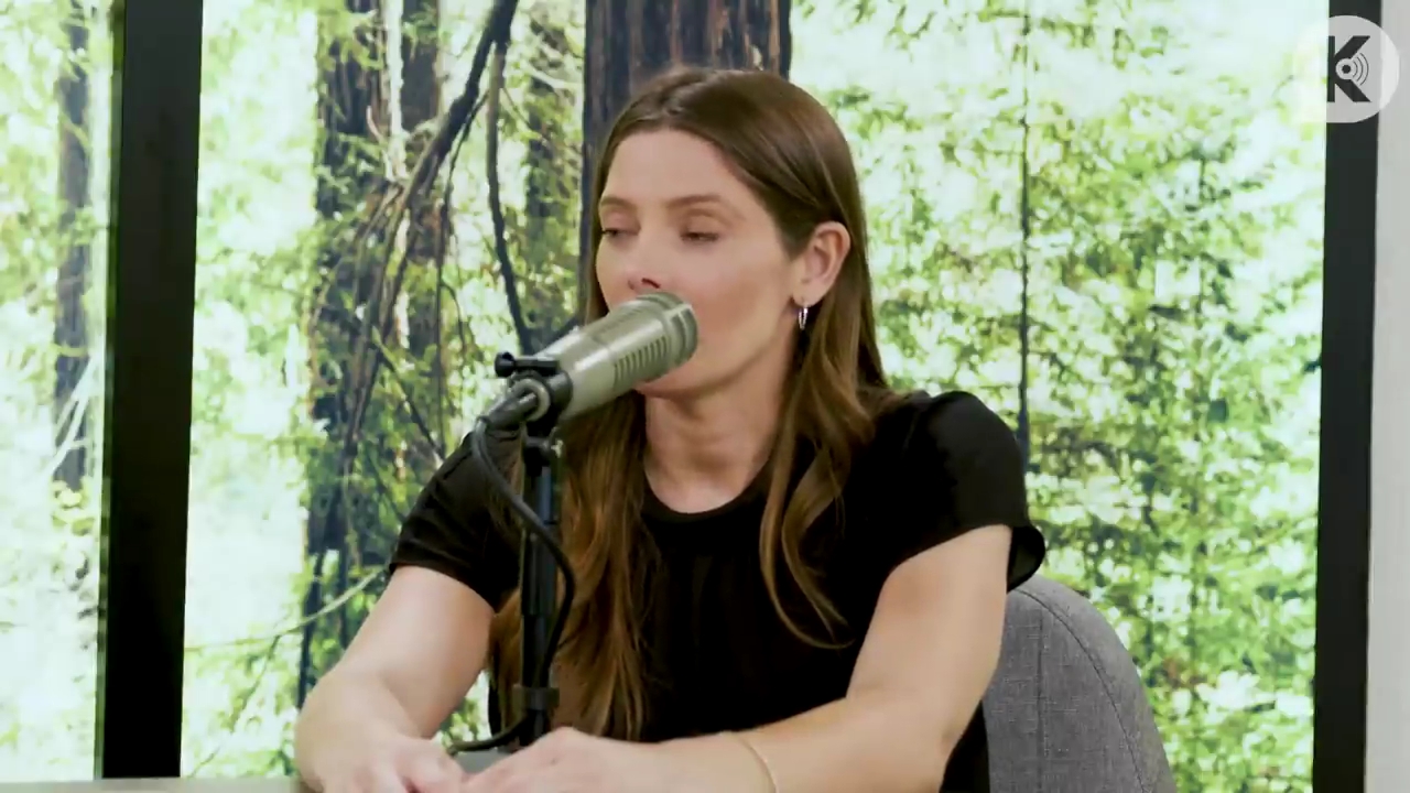 Ashley-Greene-dot-nl_TheTwilightEffect-BreakingDawnPart2-RewatchPart3of3-1904.jpg Ashley-Greene-dot-nl_TheTwilightEffect-BreakingDawnPart2-RewatchPart3of3-1904.jpg