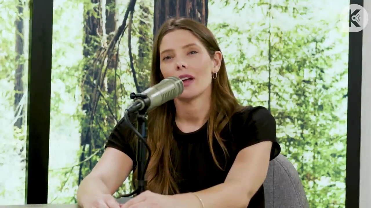 Ashley-Greene-dot-nl_TheTwilightEffect-BreakingDawnPart2-RewatchPart3of3-1924.jpg Ashley-Greene-dot-nl_TheTwilightEffect-BreakingDawnPart2-RewatchPart3of3-1924.jpg