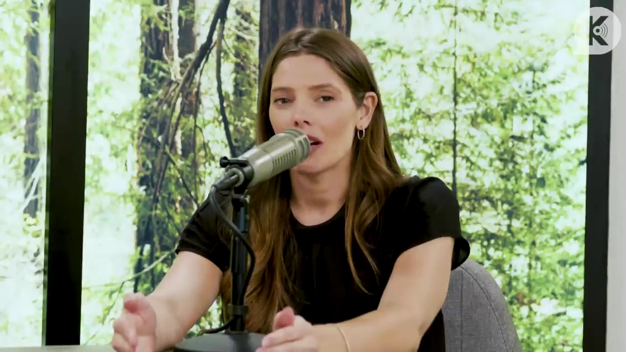 Ashley-Greene-dot-nl_TheTwilightEffect-BreakingDawnPart2-RewatchPart3of3-1942.jpg Ashley-Greene-dot-nl_TheTwilightEffect-BreakingDawnPart2-RewatchPart3of3-1942.jpg