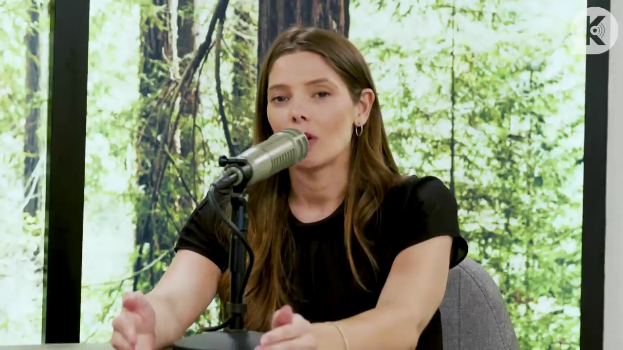 Ashley-Greene-dot-nl_TheTwilightEffect-BreakingDawnPart2-RewatchPart3of3-1943.jpg Ashley-Greene-dot-nl_TheTwilightEffect-BreakingDawnPart2-RewatchPart3of3-1943.jpg